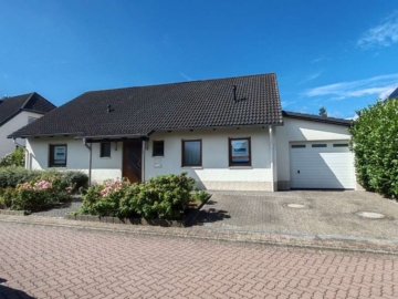 Ruhig gelegenes Einfamilienhaus in Wolfsburg-Nordsteimke, 38446 Wolfsburg, Einfamilienhaus
