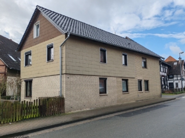 Einfamilienhaus mit 2 Wohnungen in Flechtorf, 38165 Lehre, Einfamilienhaus
